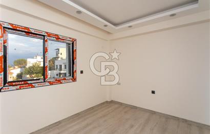 Yenifoça Donatkent Mevkiinde Satılık Havuzlu 3+1 Müstakil Villa