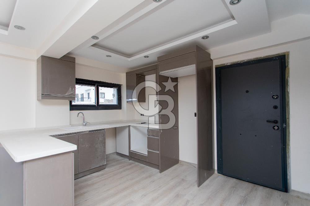 Yenifoça Donatkent Mevkiinde Satılık Havuzlu 3+1 Müstakil Villa