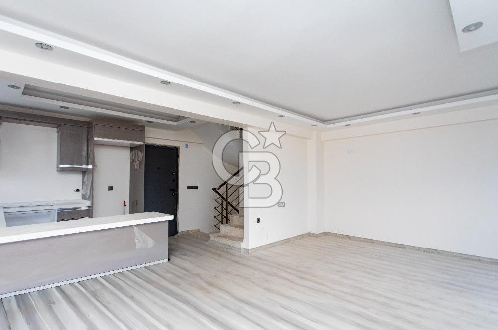 Yenifoça Donatkent Mevkiinde Satılık Havuzlu 3+1 Müstakil Villa