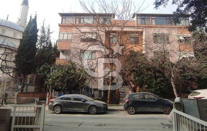 Acıbadem Faikbey mescidi sokakta satılık 3+1 daire