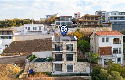 Yenifoça Donatkent Mevkiinde Satılık Havuzlu 3+1 Müstakil Villa