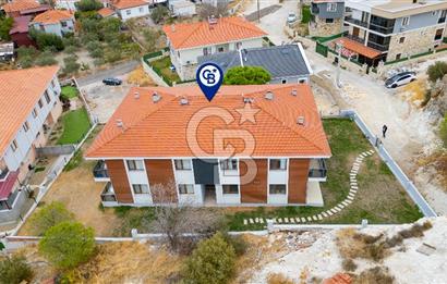 Foça Yenibağarası Mah. Satılık 2+1 Bahçe Katı Daire