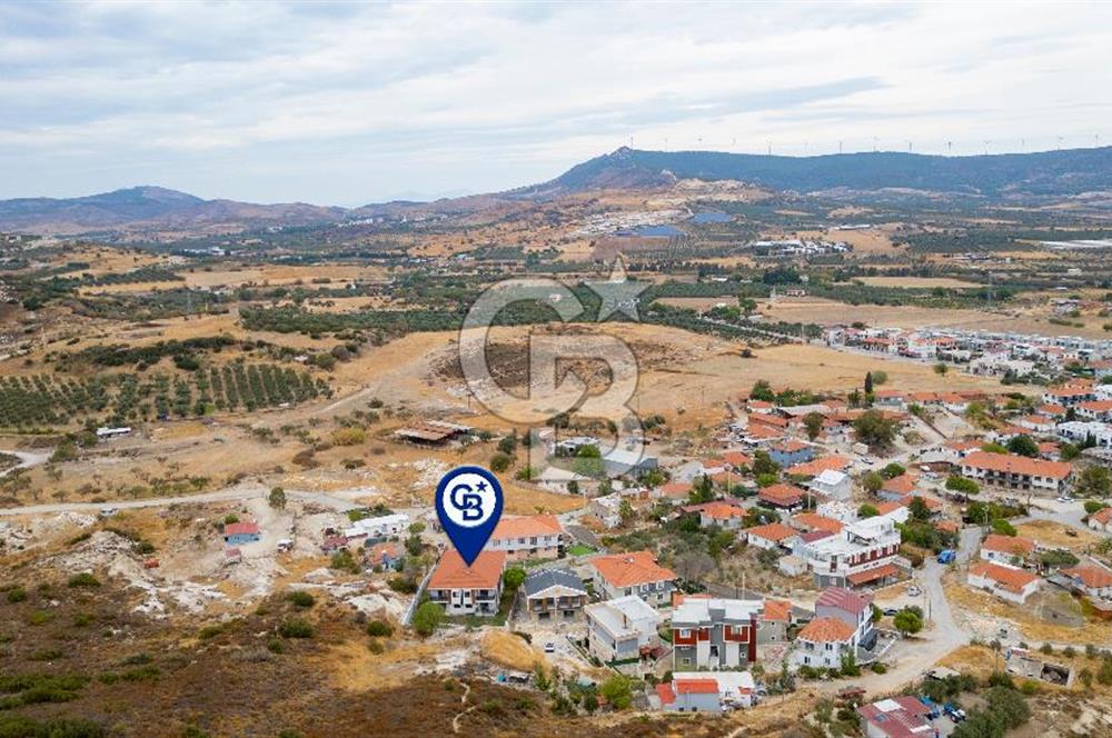 Foça Yenibağarası Mah. Satılık 2+1 Bahçe Katı Daire