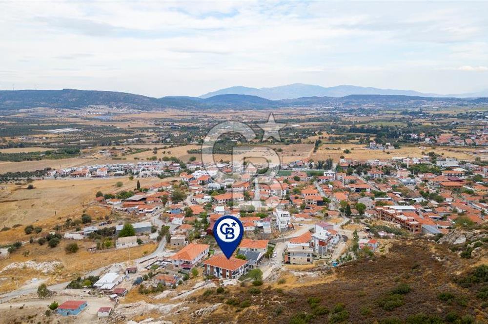 Foça Yenibağarası Mah. Satılık 2+1 Bahçe Katı Daire