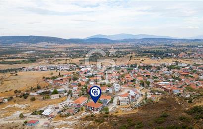 Foça Yenibağarası Mah. Satılık 2+1 Bahçe Katı Daire