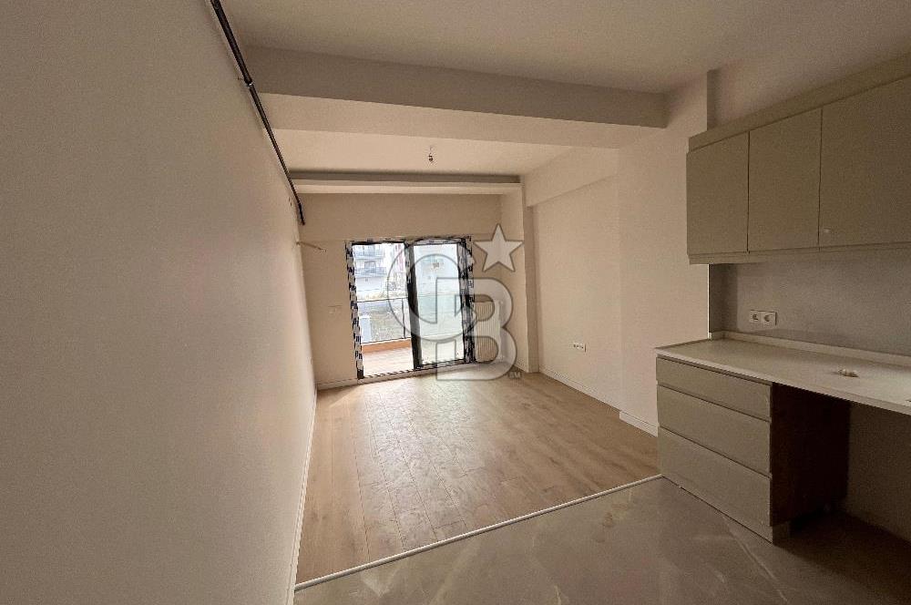 İZMİR ÇİĞLİ SASALIDA 2+1 SATILIK KARANLIK ODASI OLMAYAN KÖŞE DAİRE