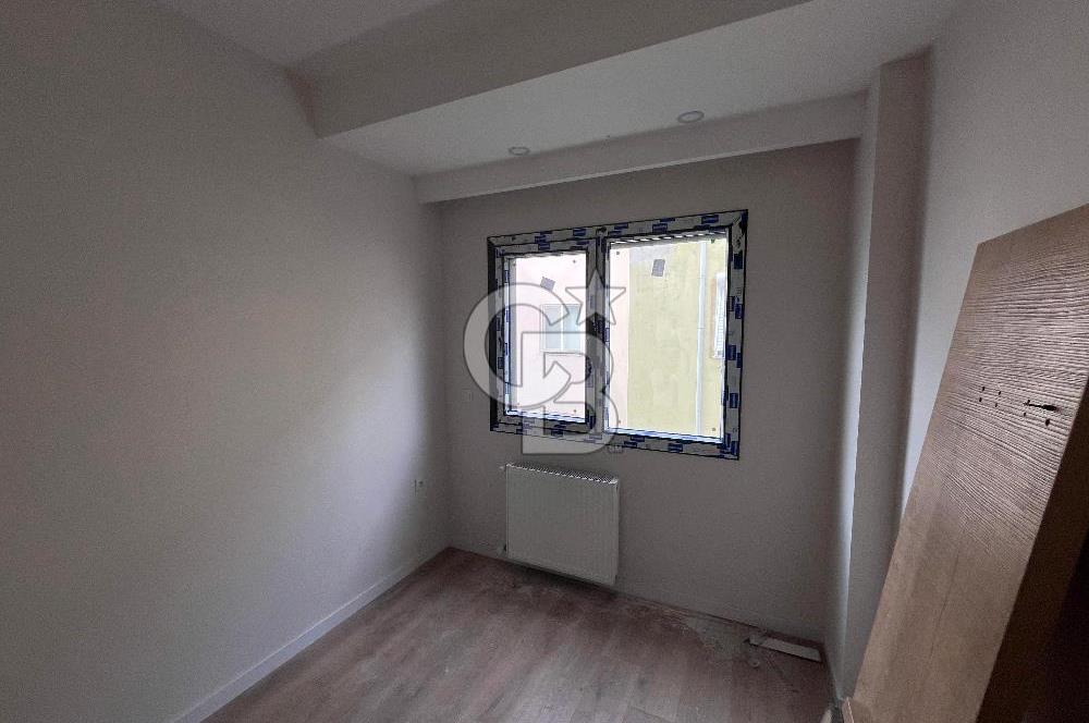 İZMİR ÇİĞLİ SASALIDA 2+1 SATILIK KARANLIK ODASI OLMAYAN KÖŞE DAİRE