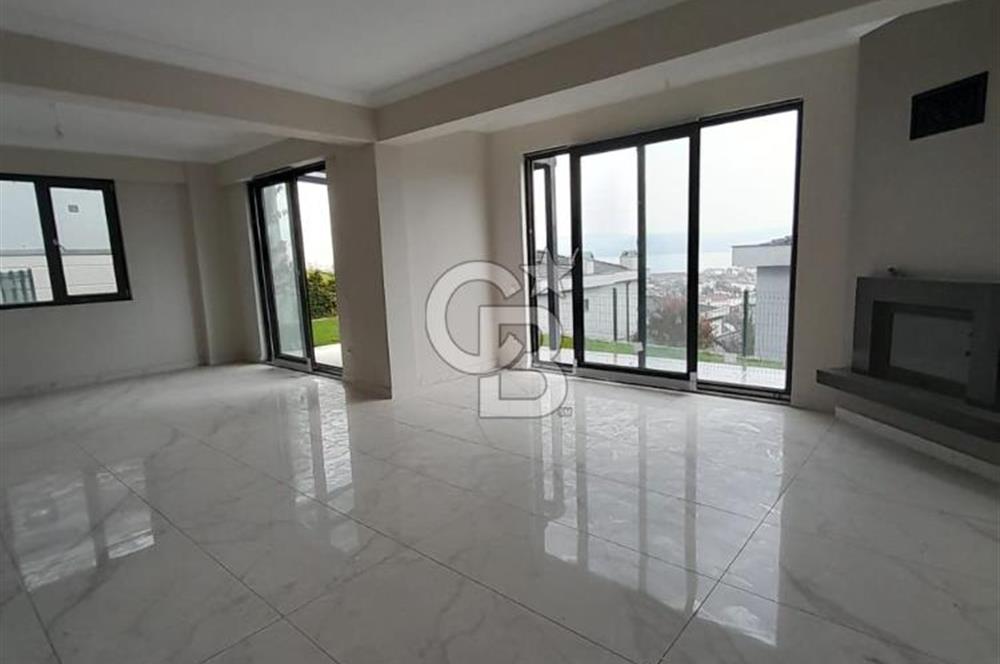 SAPANCA'DA SATILIK SİTE İÇERİSİNDE 3+1 MÜSTAKİL VİLLA