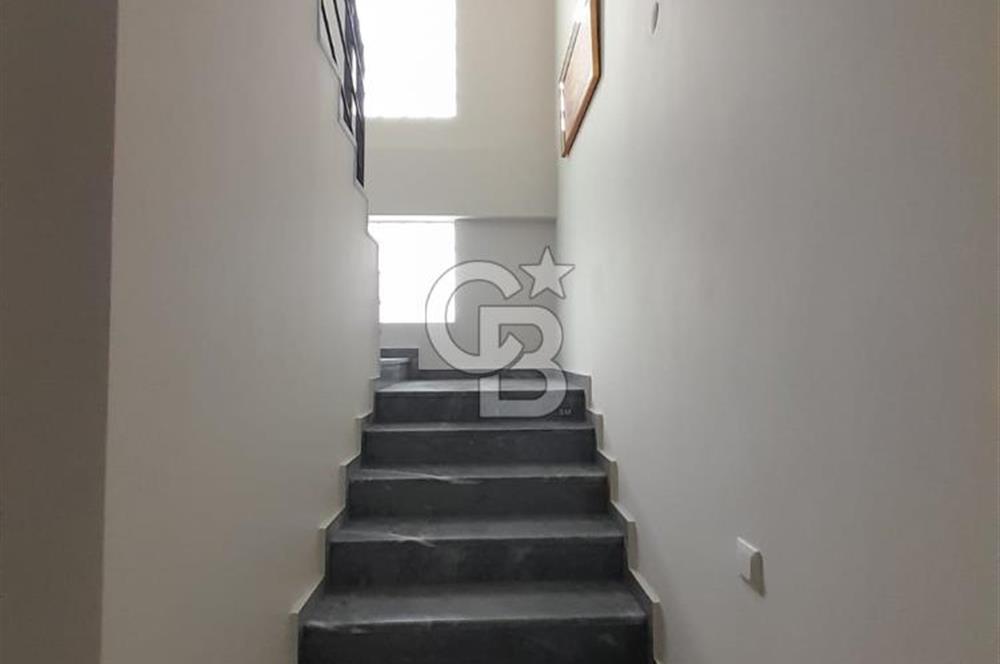 SAPANCA'DA SATILIK SİTE İÇERİSİNDE 3+1 MÜSTAKİL VİLLA