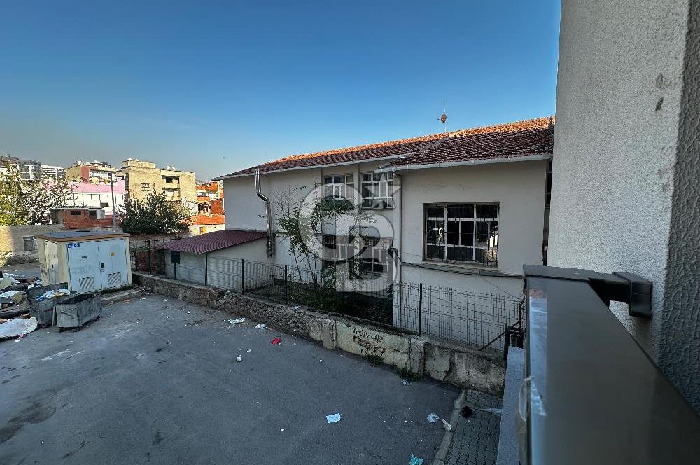 Karşıyaka İmbatlı mahallesi’nde Geniş 2+1 Kiralık Lüks Daire 
