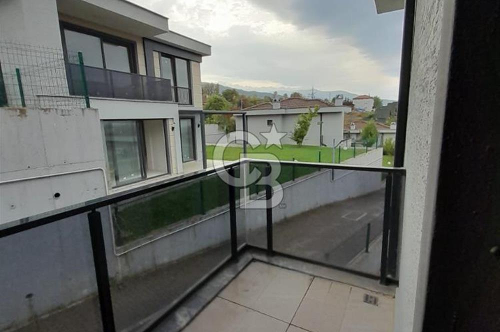 SAPANCA'DA SATILIK SİTE İÇERİSİNDE 3+1 MÜSTAKİL VİLLA