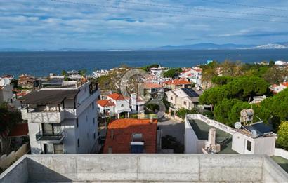 Narlıdere, Limanreis’de Deniz Manzaralı Temel’den Satılık Villalar