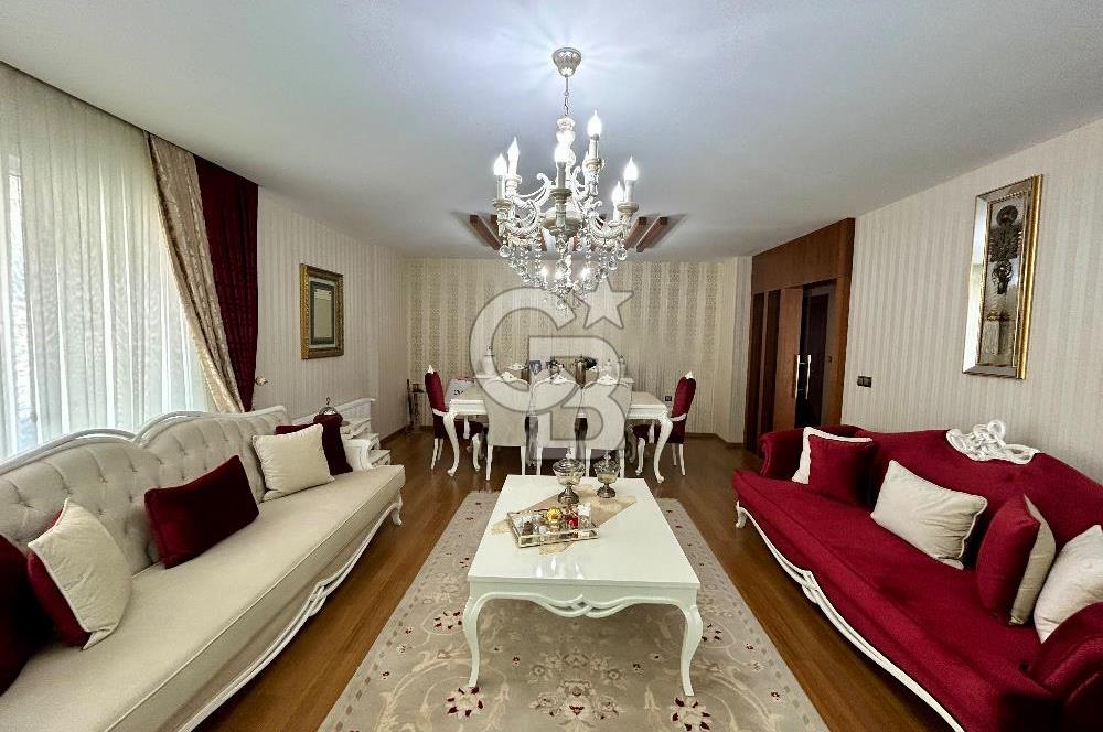 Beylikdüzü Adnan Kahveci Dora Park 2 Sitesinde Satılık 4+1 Daire