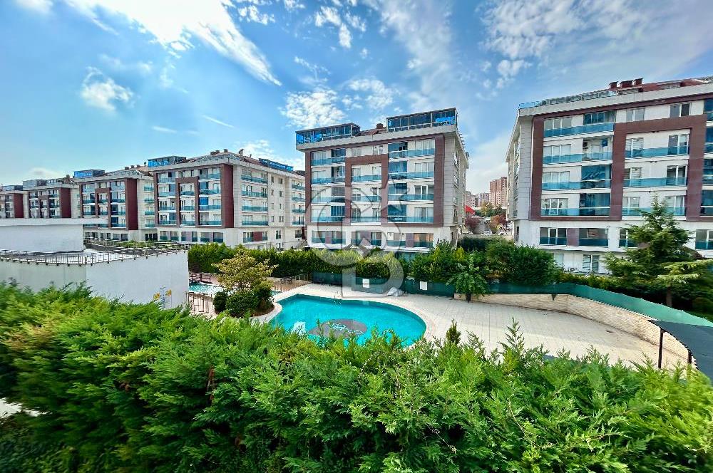 Beylikdüzü Adnan Kahveci Dora Park 2 Sitesinde Satılık 4+1 Daire