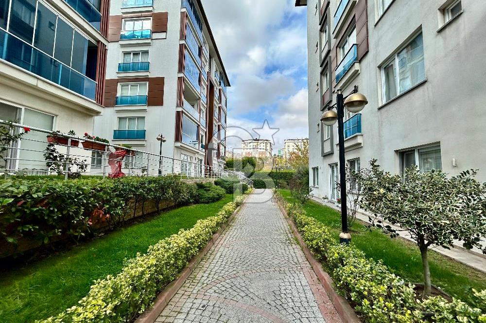 Beylikdüzü Adnan Kahveci Dora Park 2 Sitesinde Satılık 4+1 Daire