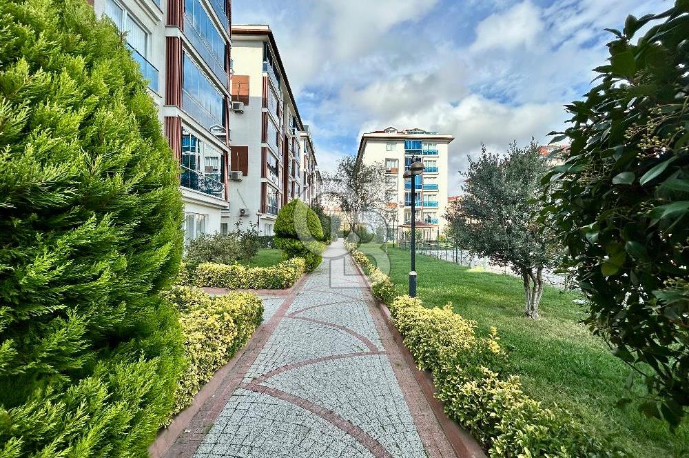 Beylikdüzü Adnan Kahveci Dora Park 2 Sitesinde Satılık 4+1 Daire