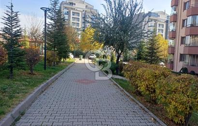 Yaşamkent Park Caddesinde Geniş Peyzajlı Satılık 3+1 Daire