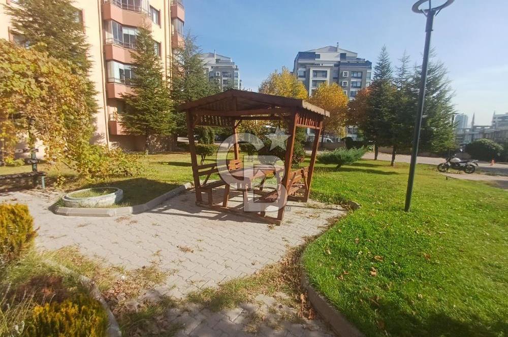Yaşamkent Park Caddesinde Geniş Peyzajlı Satılık 3+1 Daire