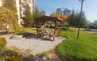 Yaşamkent Park Caddesinde Geniş Peyzajlı Satılık 3+1 Daire