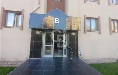 Yaşamkent Park Caddesinde Geniş Peyzajlı Satılık 3+1 Daire