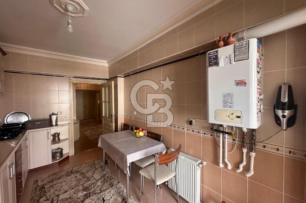 Osmanlı Mahallesi 'nde Cadde Üstü Satılık Geniş, Ferah 3+1 Daire