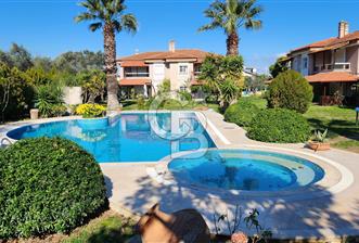 Urla Çeşmealtı'nda Havuzlu Çok Nezih Sitede Eşyalı Kiralık Villa - 3 - 312219