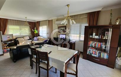 Urla Çeşmealtı'nda Havuzlu Çok Nezih Sitede Eşyalı Kiralık Villa