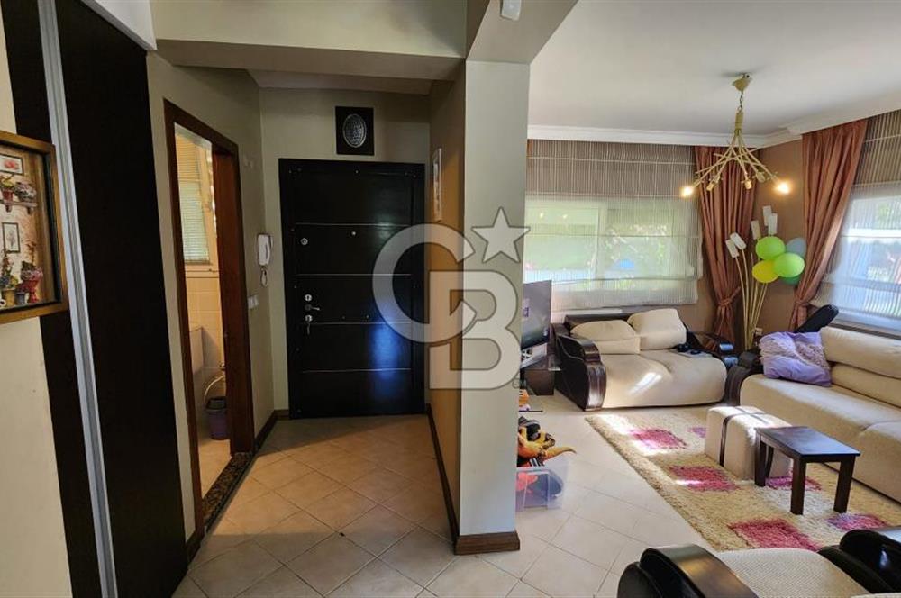 Urla Çeşmealtı'nda Havuzlu Çok Nezih Sitede Eşyalı Kiralık Villa