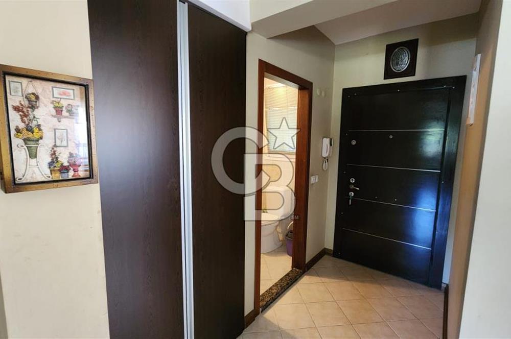 Urla Çeşmealtı'nda Havuzlu Çok Nezih Sitede Eşyalı Kiralık Villa