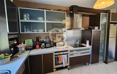 Urla Çeşmealtı'nda Havuzlu Çok Nezih Sitede Eşyalı Kiralık Villa