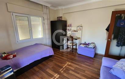 Urla Çeşmealtı'nda Havuzlu Çok Nezih Sitede Eşyalı Kiralık Villa