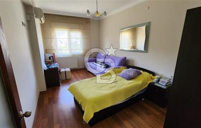 Urla Çeşmealtı'nda Havuzlu Çok Nezih Sitede Eşyalı Kiralık Villa