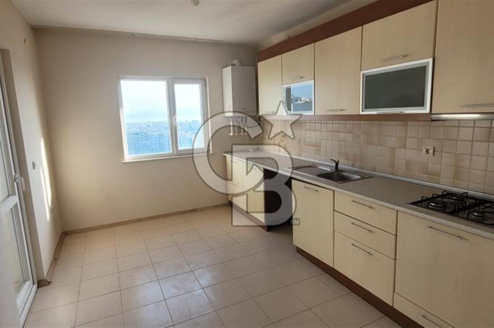 Karşıyaka Oyak Sitesinde Full Deniz Manzaralı 3+1 Kiralık Daire.