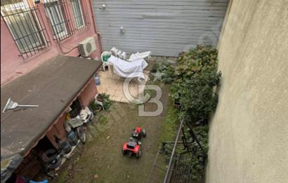 BEBEK DAYIBEY SOKAKTA 2 KATLI BAHÇELİ SATILIK MÜSTAKİL EV