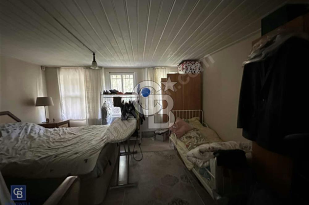 BEBEK DAYIBEY SOKAKTA 2 KATLI BAHÇELİ SATILIK MÜSTAKİL EV