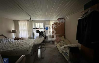 BEBEK DAYIBEY SOKAKTA 2 KATLI BAHÇELİ SATILIK MÜSTAKİL EV