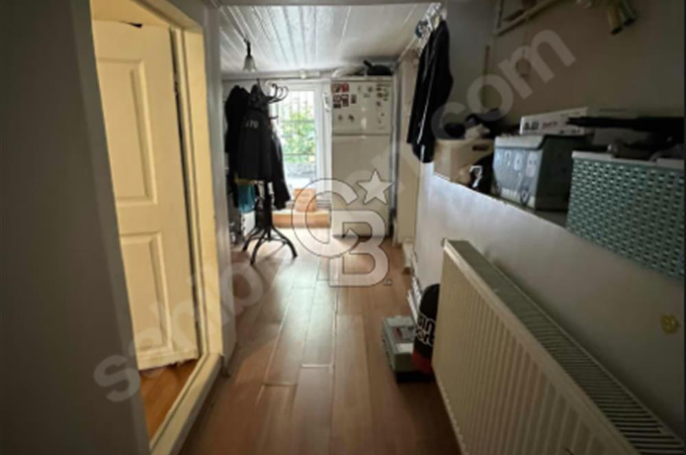 BEBEK DAYIBEY SOKAKTA 2 KATLI BAHÇELİ SATILIK MÜSTAKİL EV