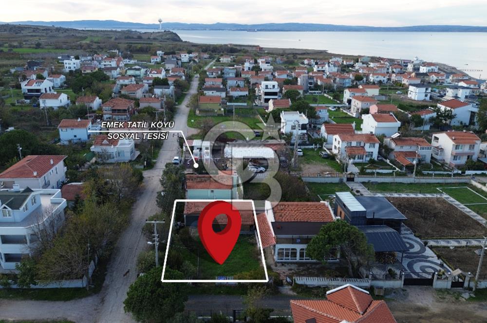 LAPSEKİ EMEK TATİL SİTESİNDE SATILIK ARSA 