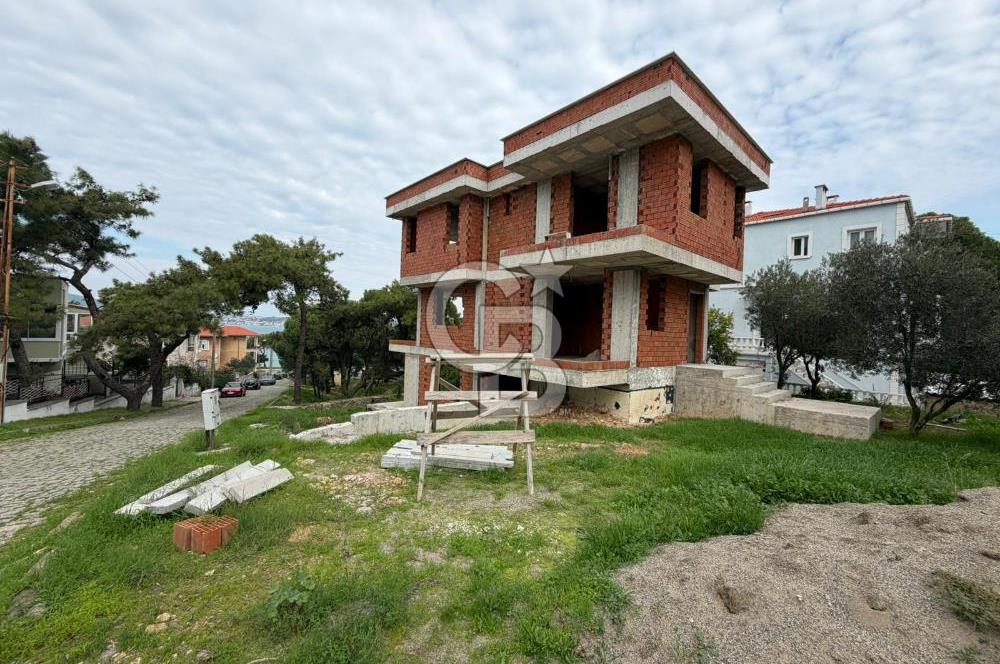 Ayvalık Çamlıkta Her Katı Deniz Manzaralı Natamam 3 Katlı Villa