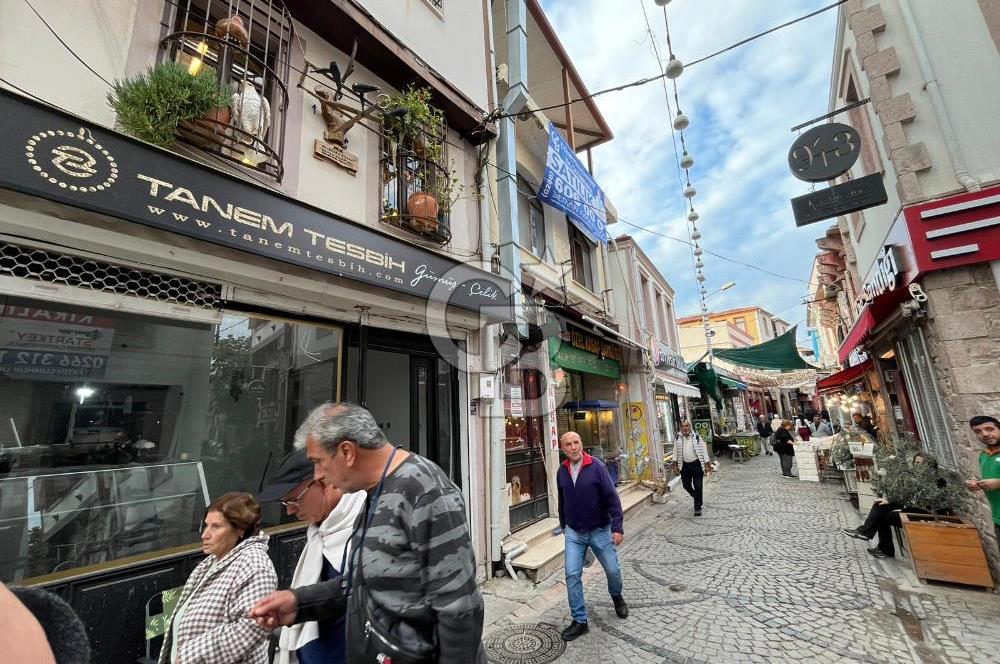 DÜKKAN İÇİN AYVALIK'TA KOMPLE SATILIK BİNA