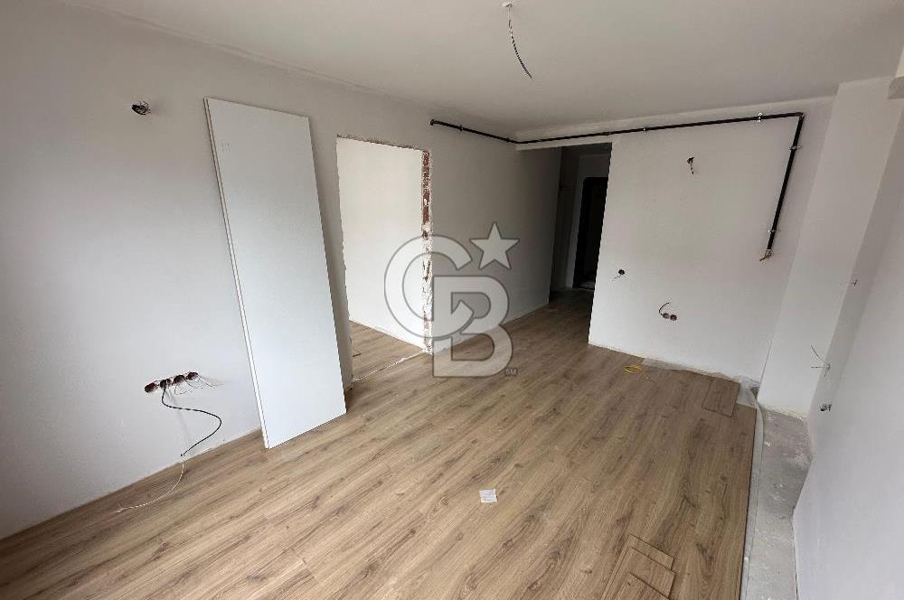 Cumhuriyet Mahallesi’nde Satılık 3. Kat Daire – Asansörlü, Geniş Balkonlu, Denize Yakın