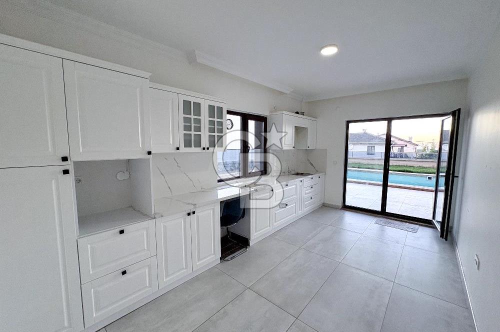 CB ENVOY'dan Karamürsel'de Havuzlu Bahçeli Dubleks Satılık Daire