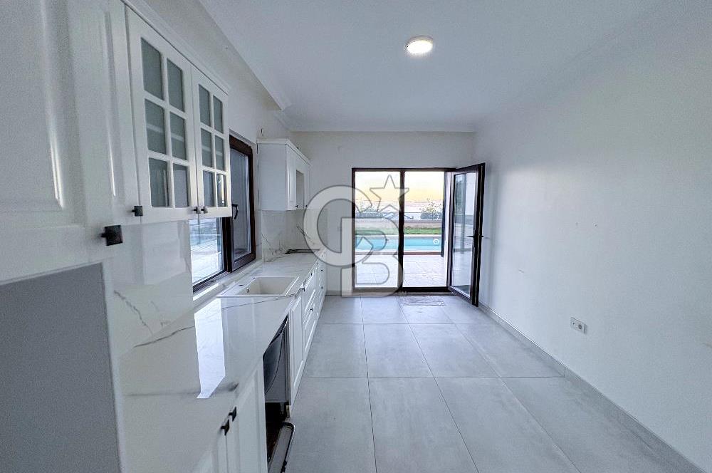 CB ENVOY'dan Karamürsel'de Havuzlu Bahçeli Dubleks Satılık Daire