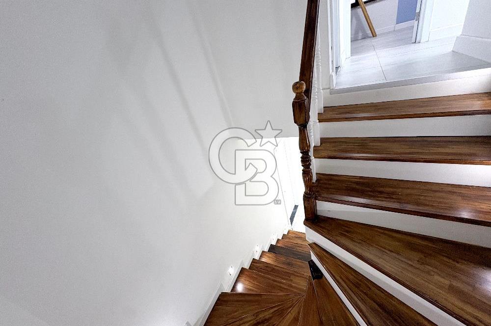 CB ENVOY'dan Karamürsel'de Havuzlu Bahçeli Dubleks Satılık Daire