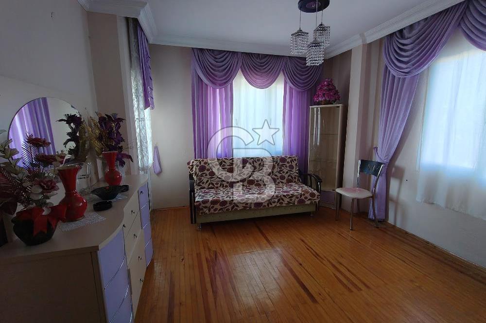 KEMALPAŞA KAMBERLER KÖY MERKEZİNDE 2 KATLI SATILIK EV