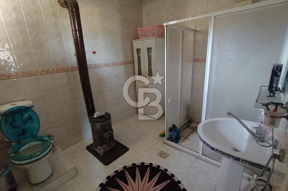 KEMALPAŞA KAMBERLER KÖY MERKEZİNDE 2 KATLI SATILIK EV