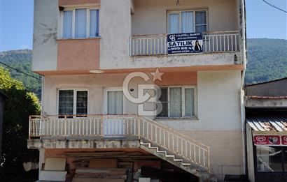 KEMALPAŞA KAMBERLER KÖY MERKEZİNDE 2 KATLI SATILIK EV