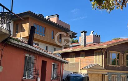 Küçük Çamlıcada, Bulgurlu caddesine çok yakın, yatırımlık arsa.