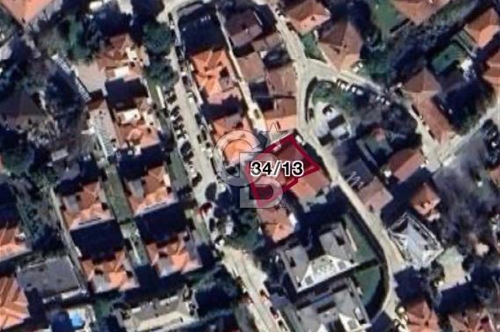 Küçük Çamlıcada, Bulgurlu caddesine çok yakın, yatırımlık arsa.