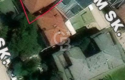 Küçük Çamlıcada, Bulgurlu caddesine çok yakın, yatırımlık arsa.